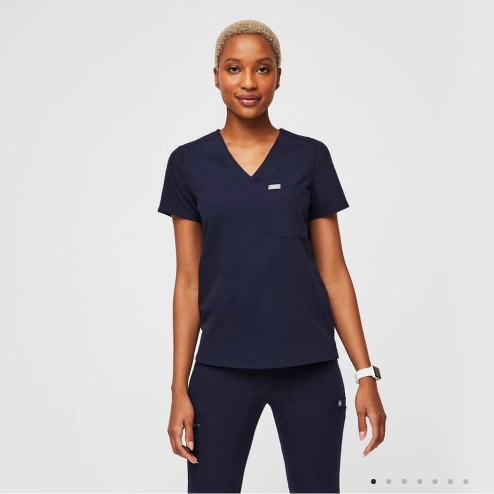 Figs Women's Navy Catarina™ - One-Pocket Scrub Top, Size XS, Navy Blue